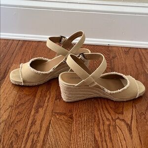 Lucky Brand Beige Wedge Espadrilles
